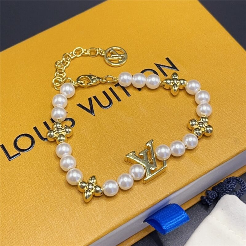 Alternative view of Louis Vuitton My Lv Pearl Bracelet M1129A