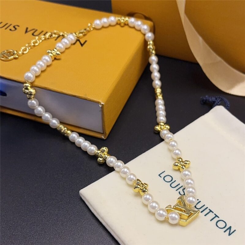 Alternative view of Louis Vuitton My Lv Pearl Necklace M01990