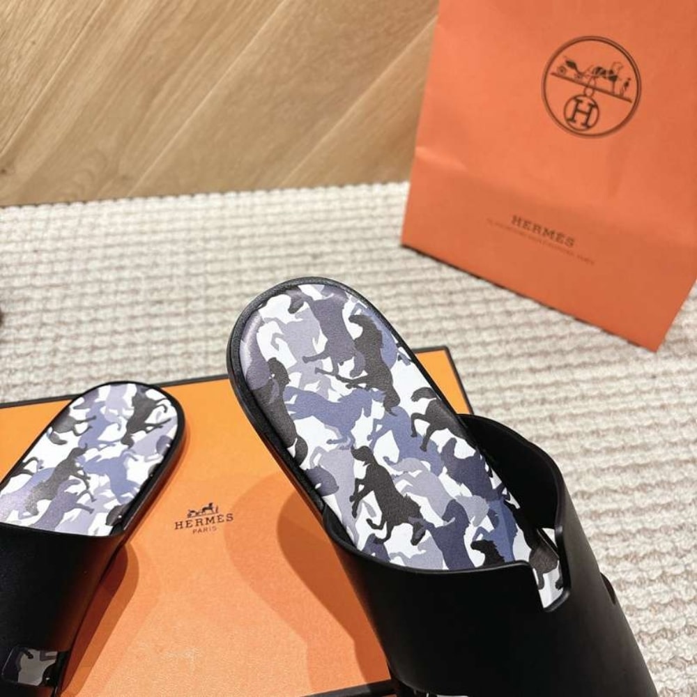 Hermes Izmir Sandal Noir H242878Zh01410 - Image 6