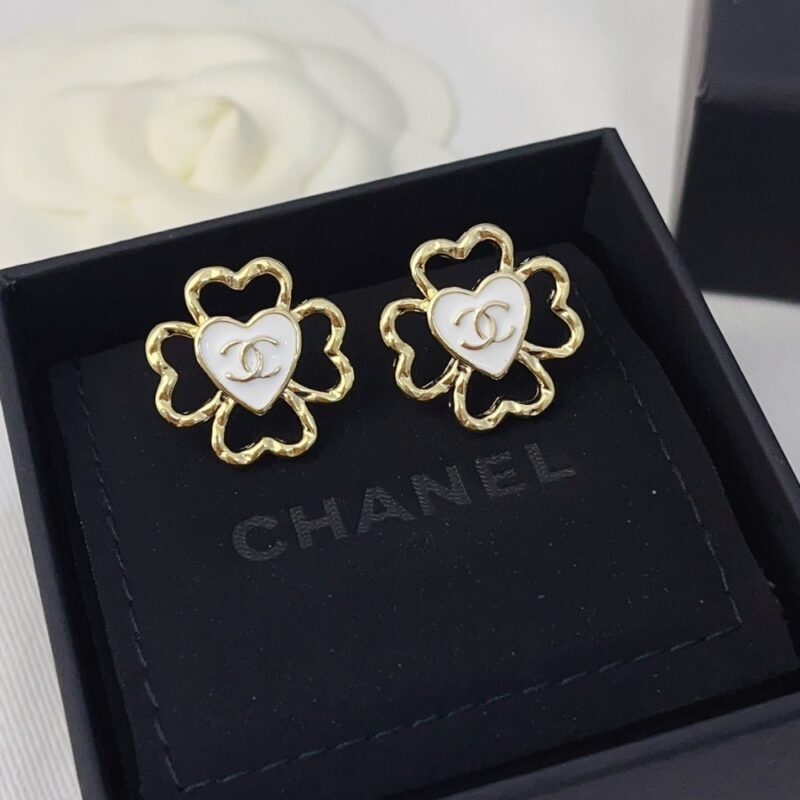 Alternative view of Chanel Four Leaf Clover Heart Earrings Abf311 B19851 Nafgv