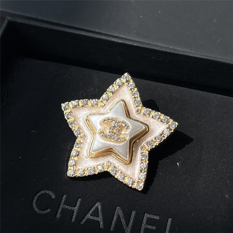 Alternative view of Chanel Cc Star Brooch Gold