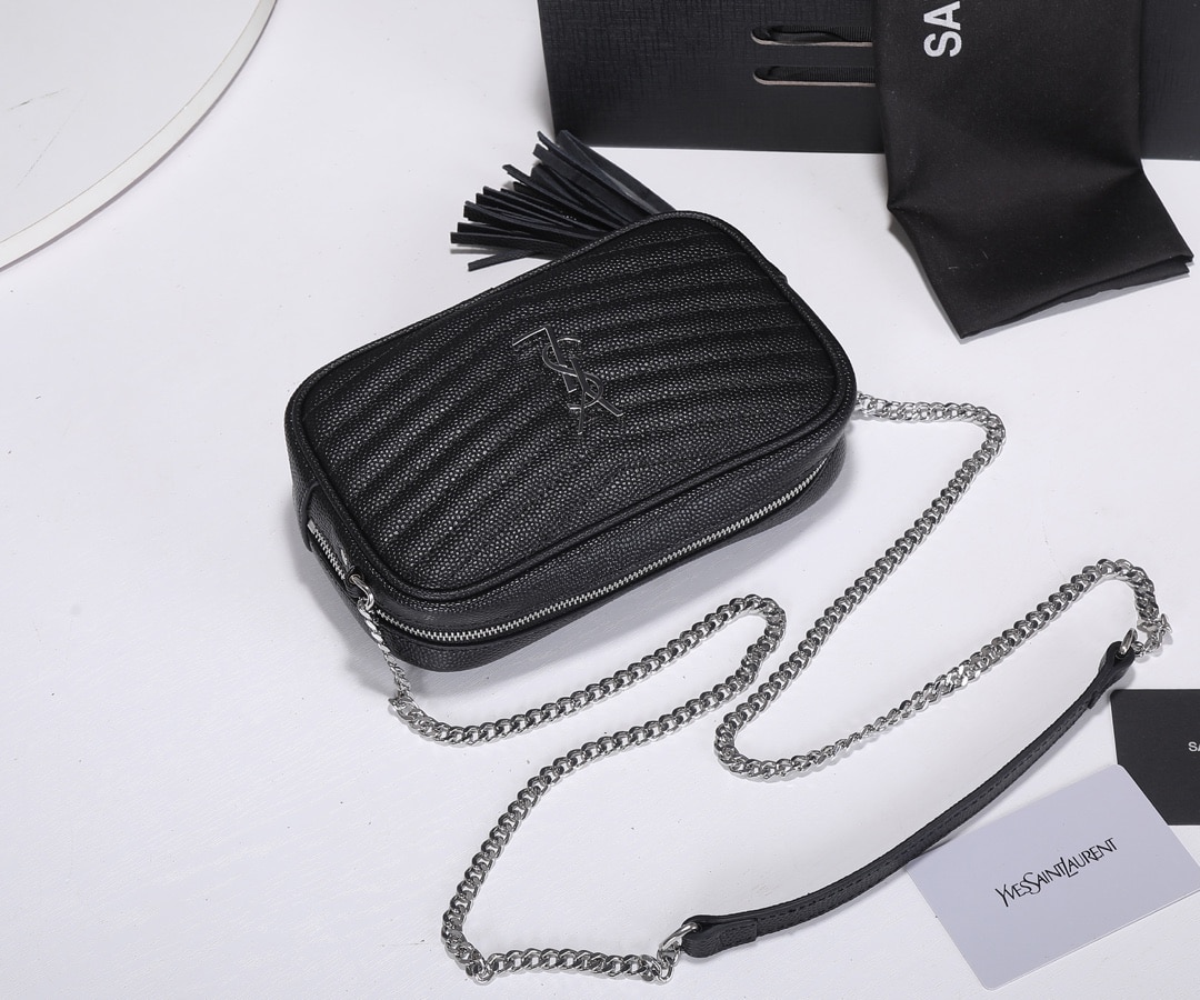 Saint Laurent Lou Camera Bag In Quilted Noir Leather Black 18Cm - Image 3
