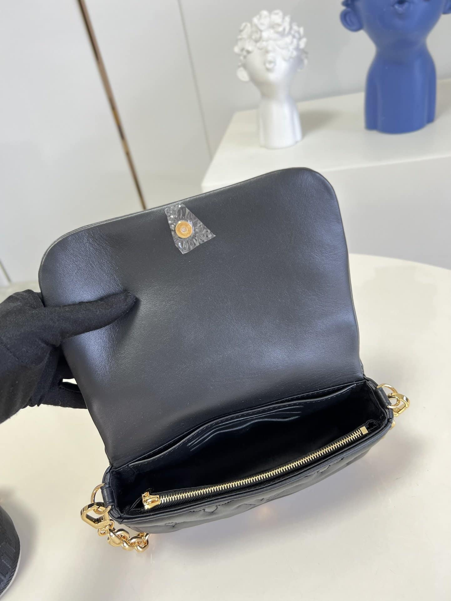 Louis Vuitton Wallet On Strap Bubblegram Black M81398 - Image 8