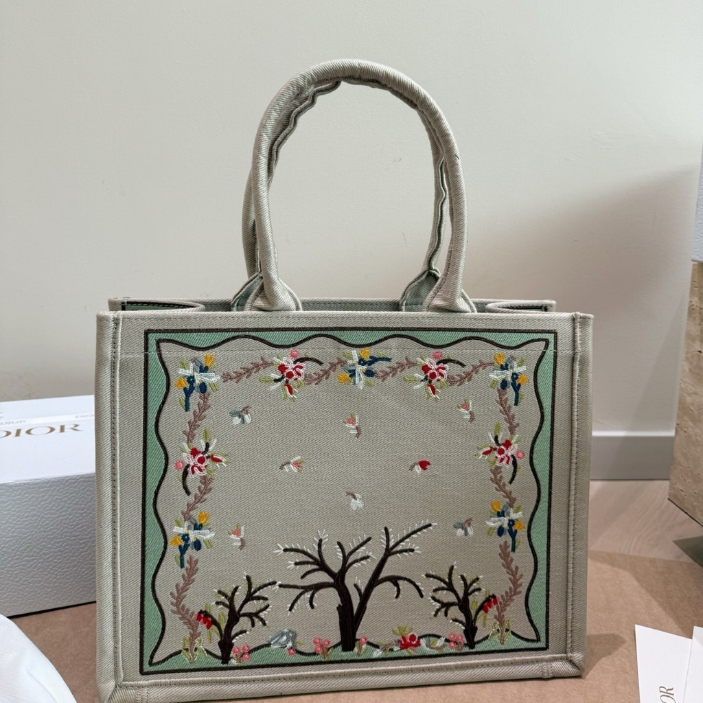 Dior Dioramour Medium Book Tote With Strap Flowers Embroidery White Multicolor 36Cm M1404PEHX M933 - Image 2