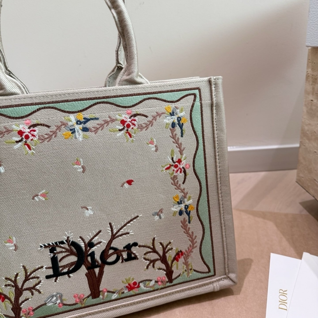 Dior Dioramour Medium Book Tote With Strap Flowers Embroidery White Multicolor 36Cm M1404PEHX M933 - Image 3