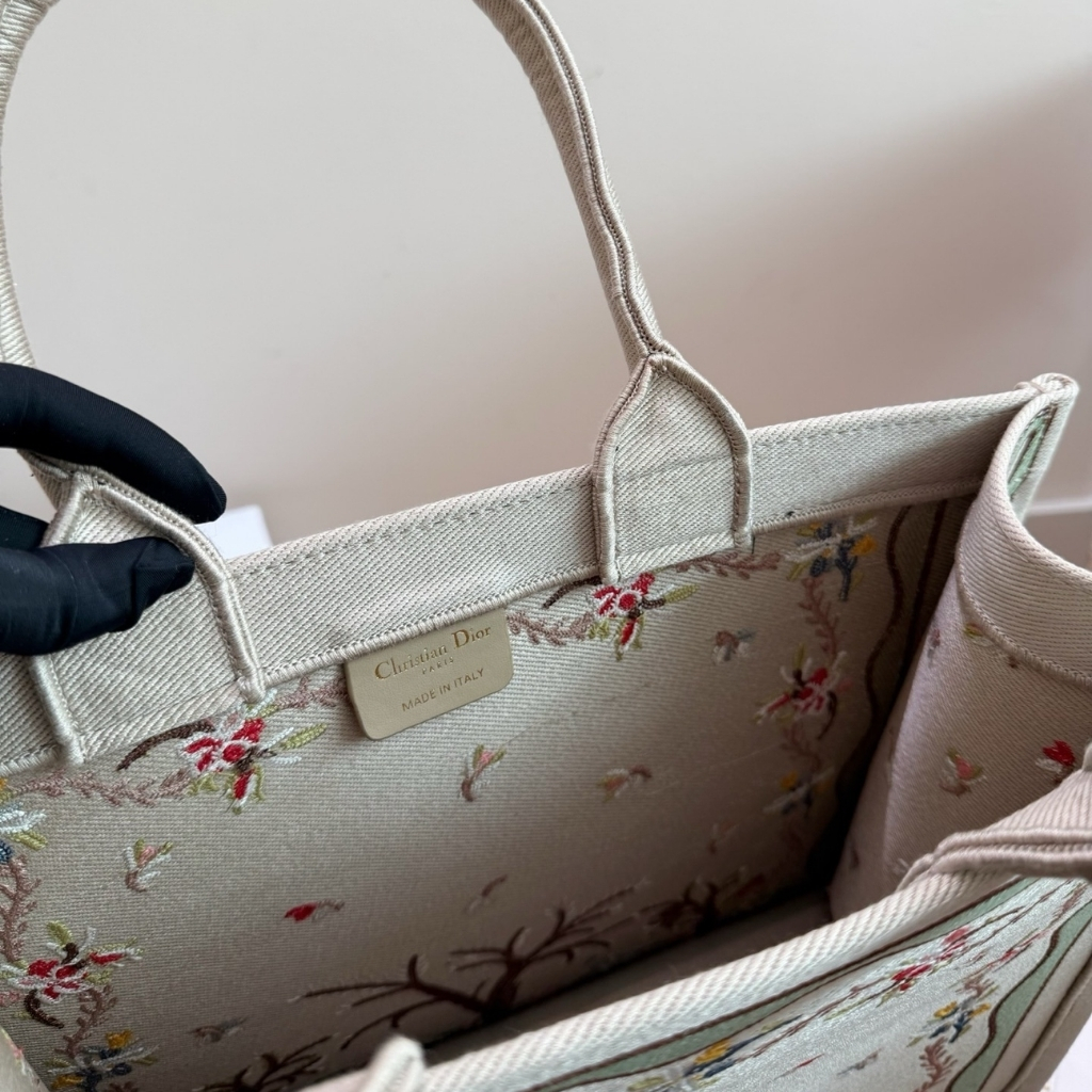 Dior Dioramour Medium Book Tote With Strap Flowers Embroidery White Multicolor 36Cm M1404PEHX M933 - Image 7