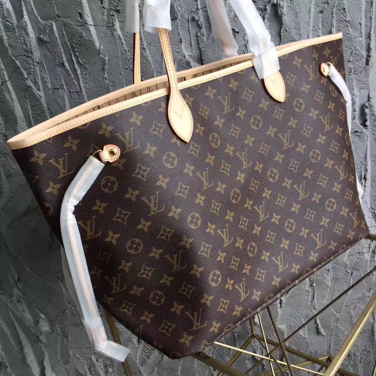 Iconic Set: Louis Vuitton Neverfull Gm And Celeste Wallet In Monogram - Image 2