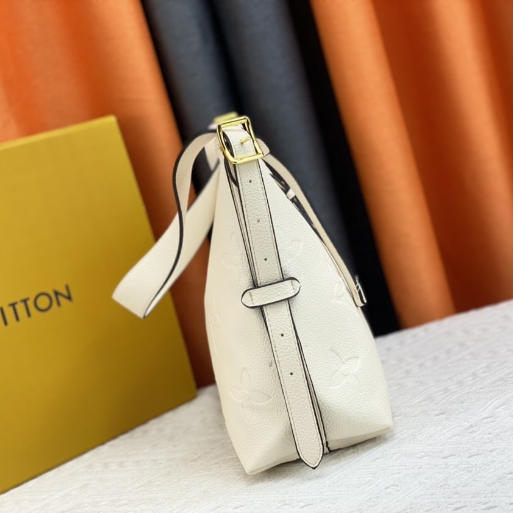 Louis Vuitton Carryall MM White 39Cm - Image 4