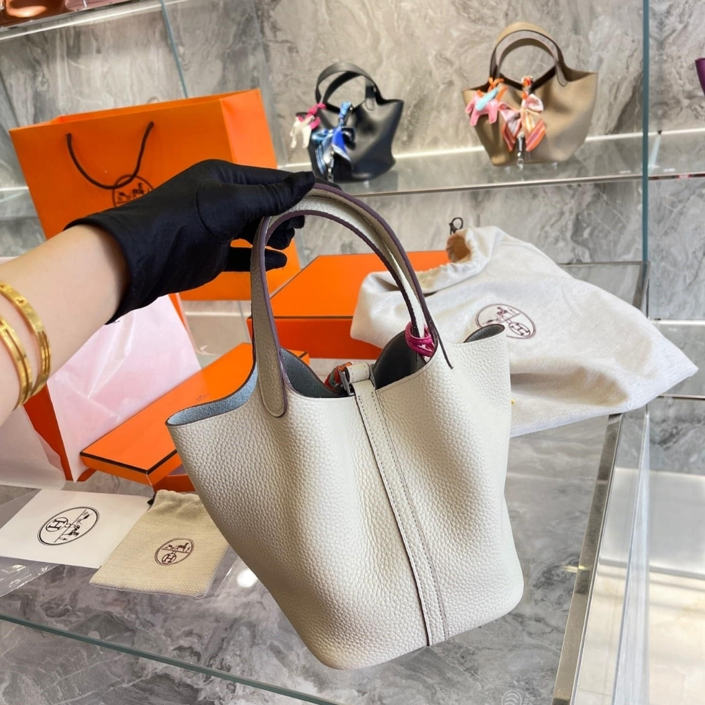 Hermes Picotin 18 Beton Clemence Silver Hardware White 18Cm - Image 5