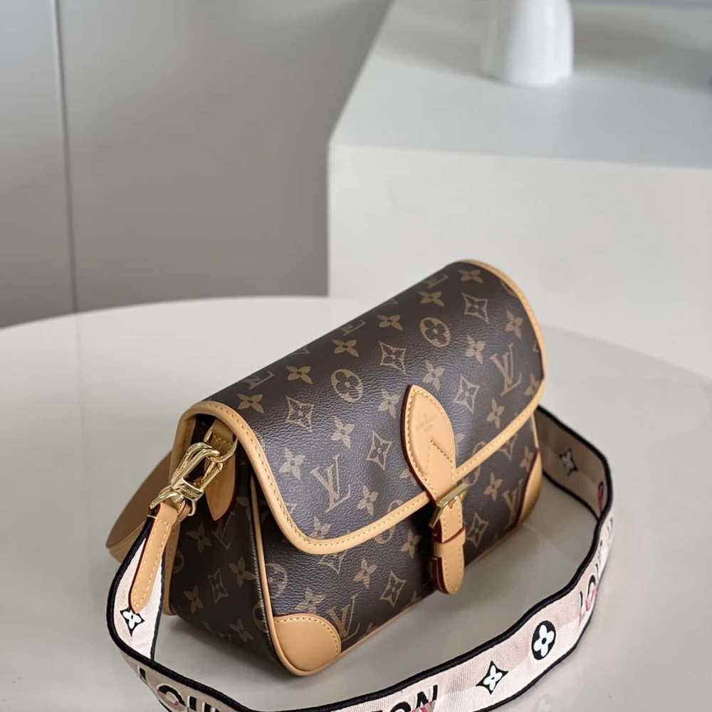 Louis Vuitton Diane Monogram Canvas Black 24Cm M45985 - Image 2