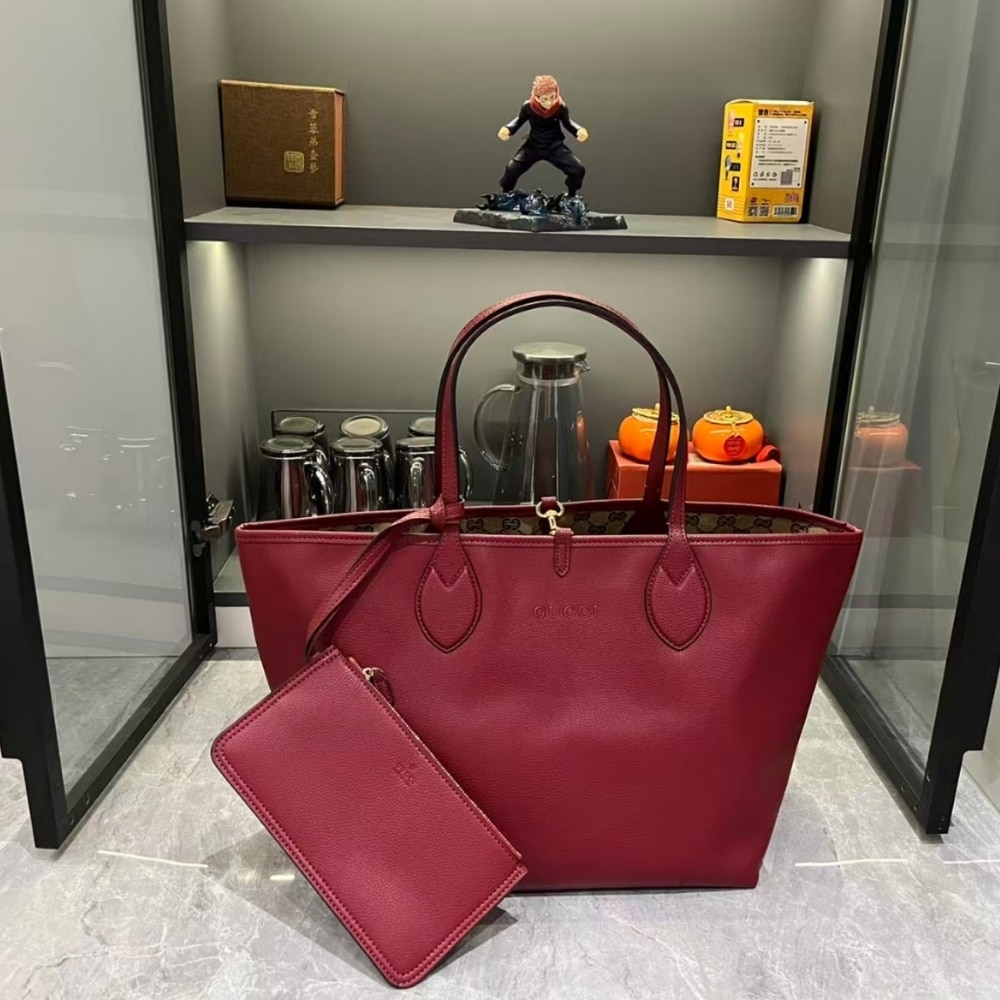 Iconic Set: Gucci Totissima Large Reversible Tote And Women Round Interlocking G Sandal - Image 8
