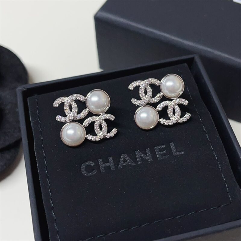 Alternative view of Chanel Stud Earrings Glass Pearls Silver Abf730 B20573 U0937
