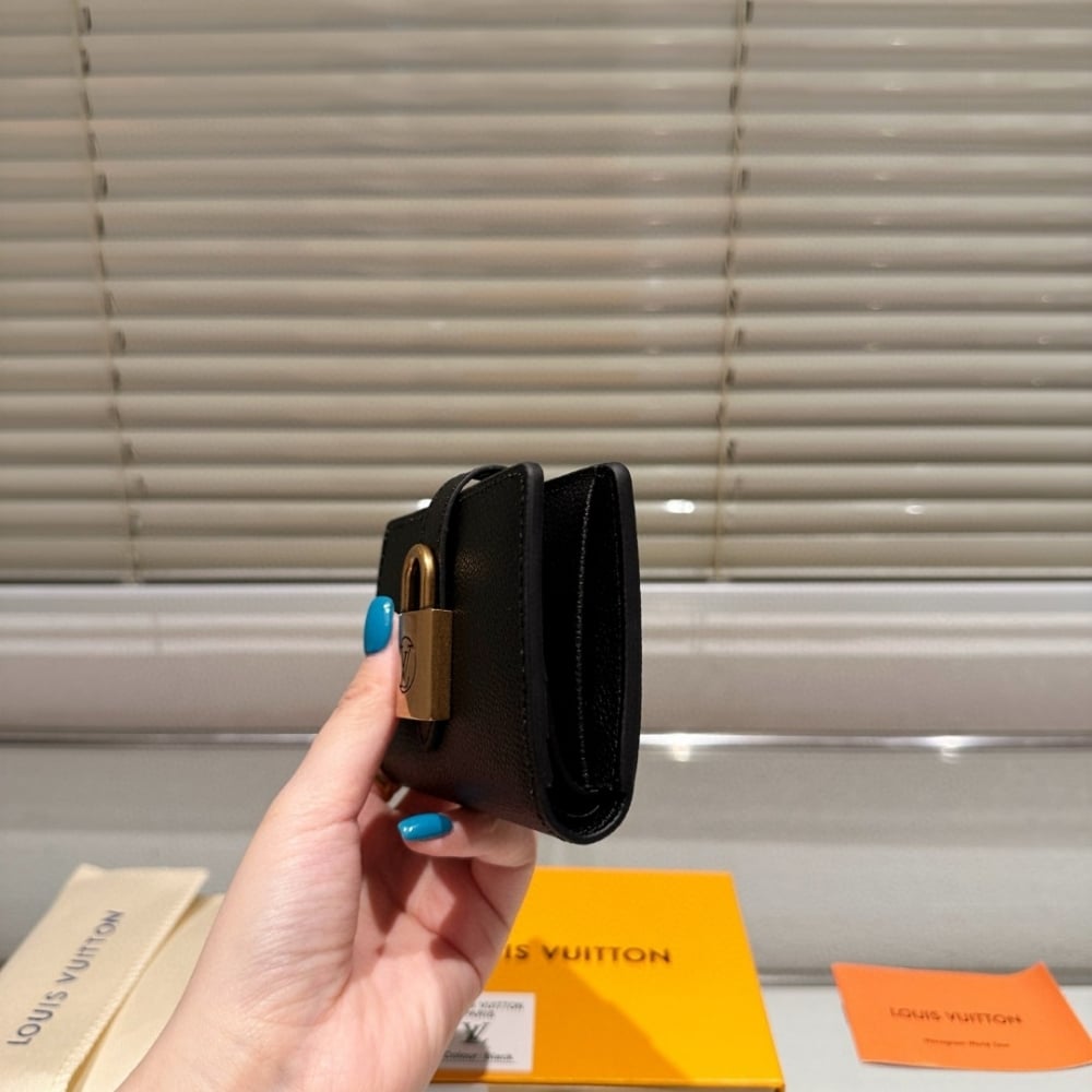 Iconic Set: Louis Vuitton Low Key Cabas Mm And Low Key Compact Wallet - Image 8
