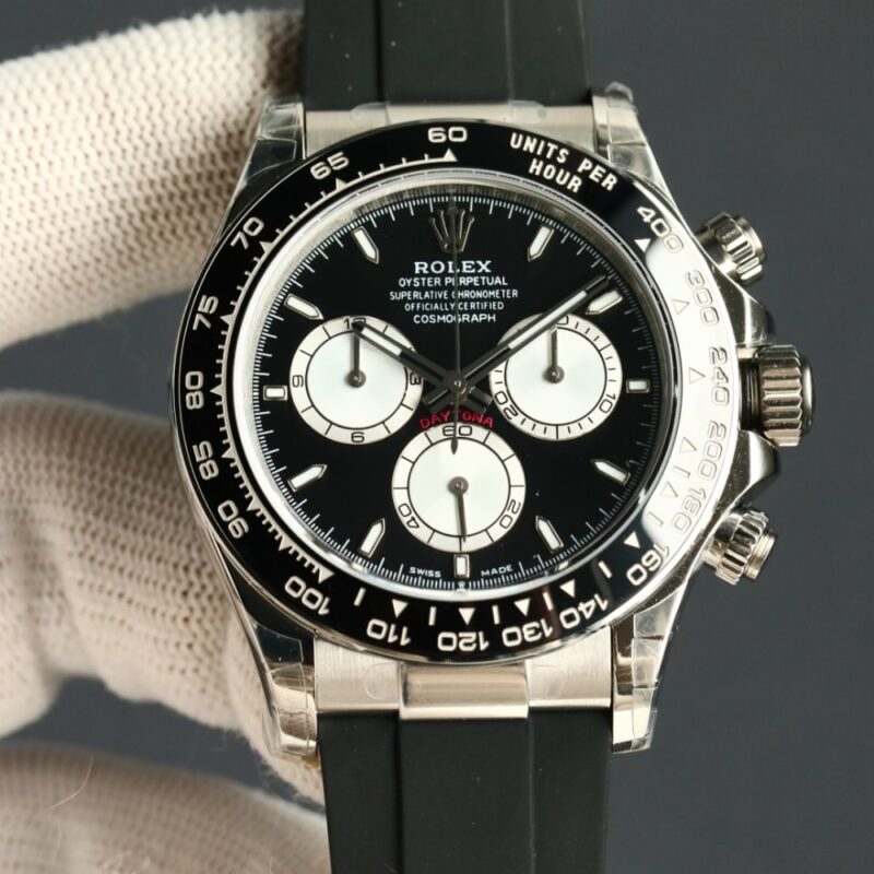 Alternative view of Rolex Cosmograph Daytona Silver Black 126519Ln 40Mm