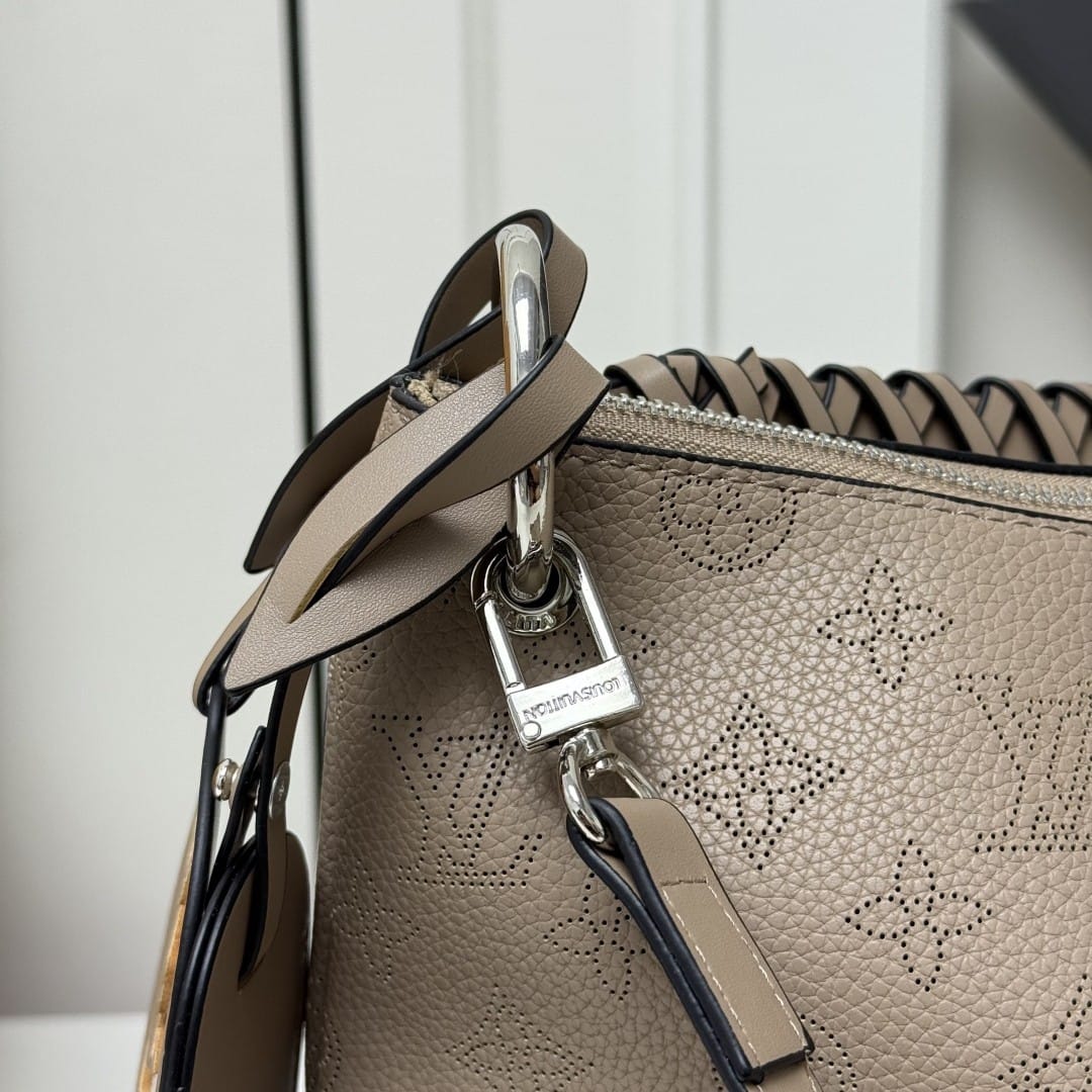 Louis Vuitton Beaubourg Hobo MM Galet Gray 32Cm M56084 - Image 6