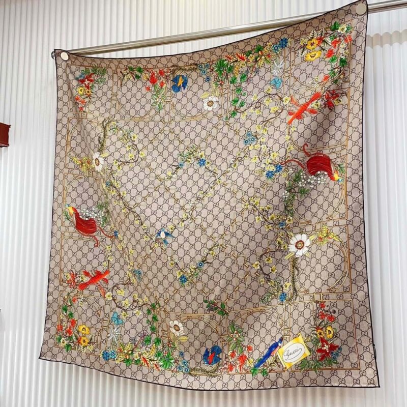 Alternative view of Gucci Print Silk Twill Carré Animal And Floral Brown 90Cm 777066 3G001 9564