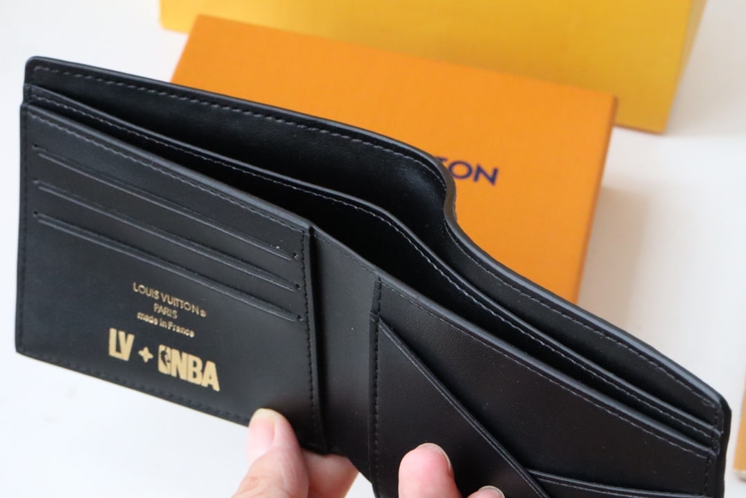 Louis Vuitton Multiple Wallet 11Cm Black - Image 5