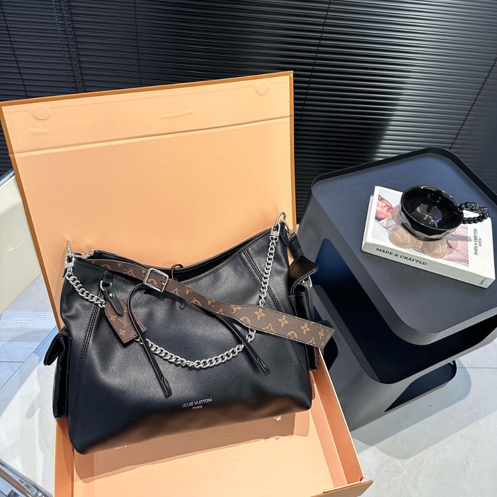 Louis Vuitton Carryall Cargo Vibe PM Bag Black 34Cm M24861 - Image 3