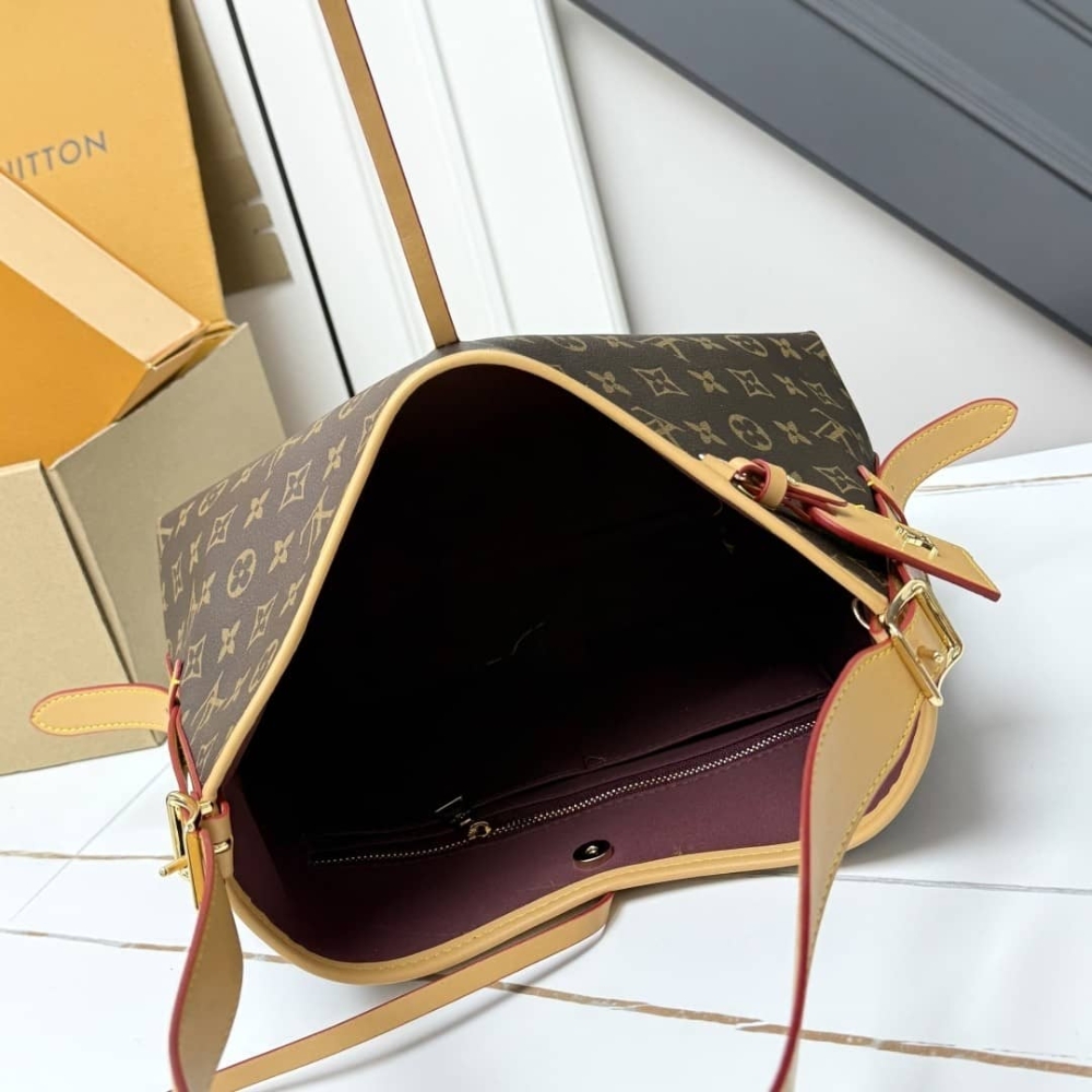 Louis Vuitton Carryall PM Monogram Canvas 29Cm M46203 - Image 9