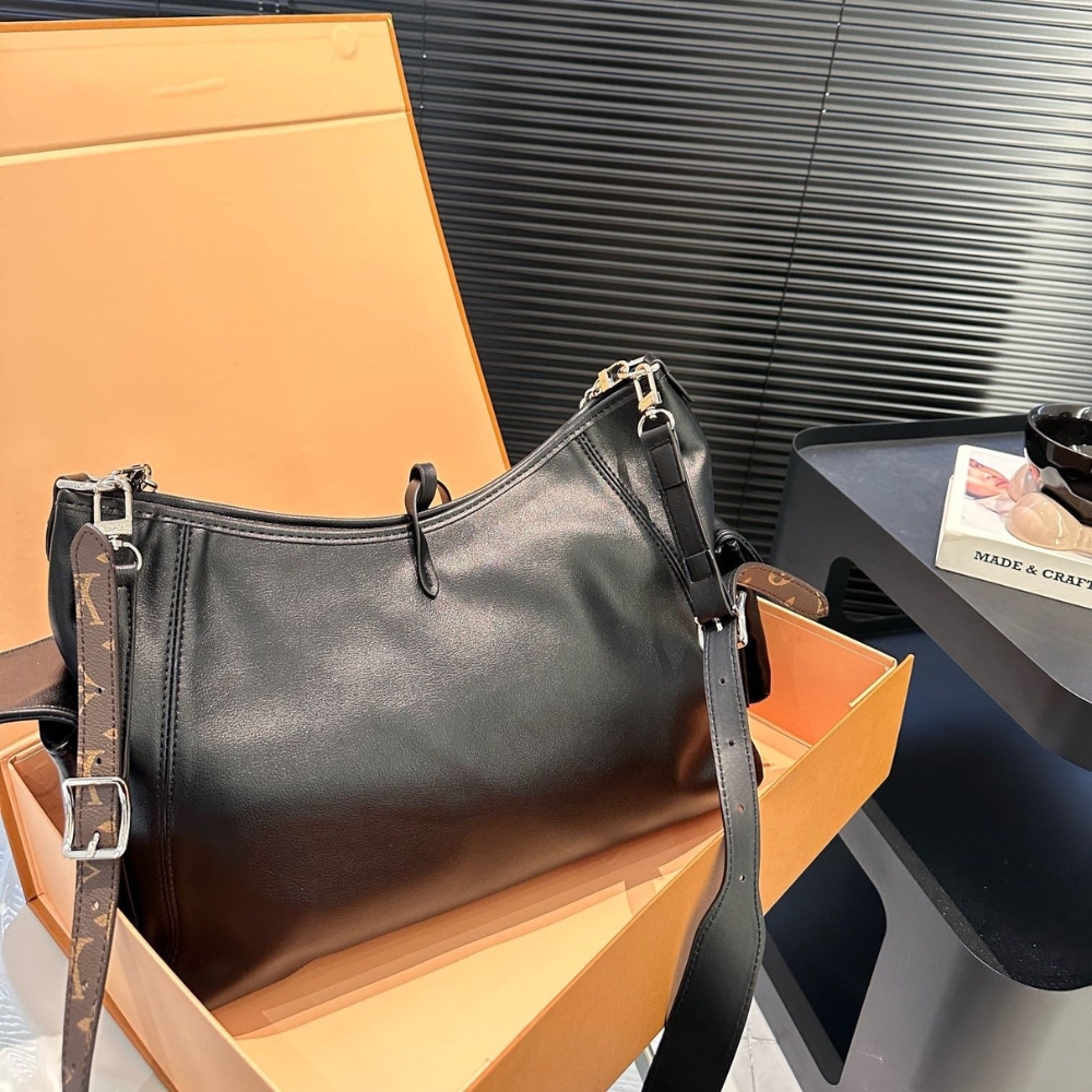 Louis Vuitton Carryall Cargo Vibe PM Bag Black 34Cm M24861 - Image 8