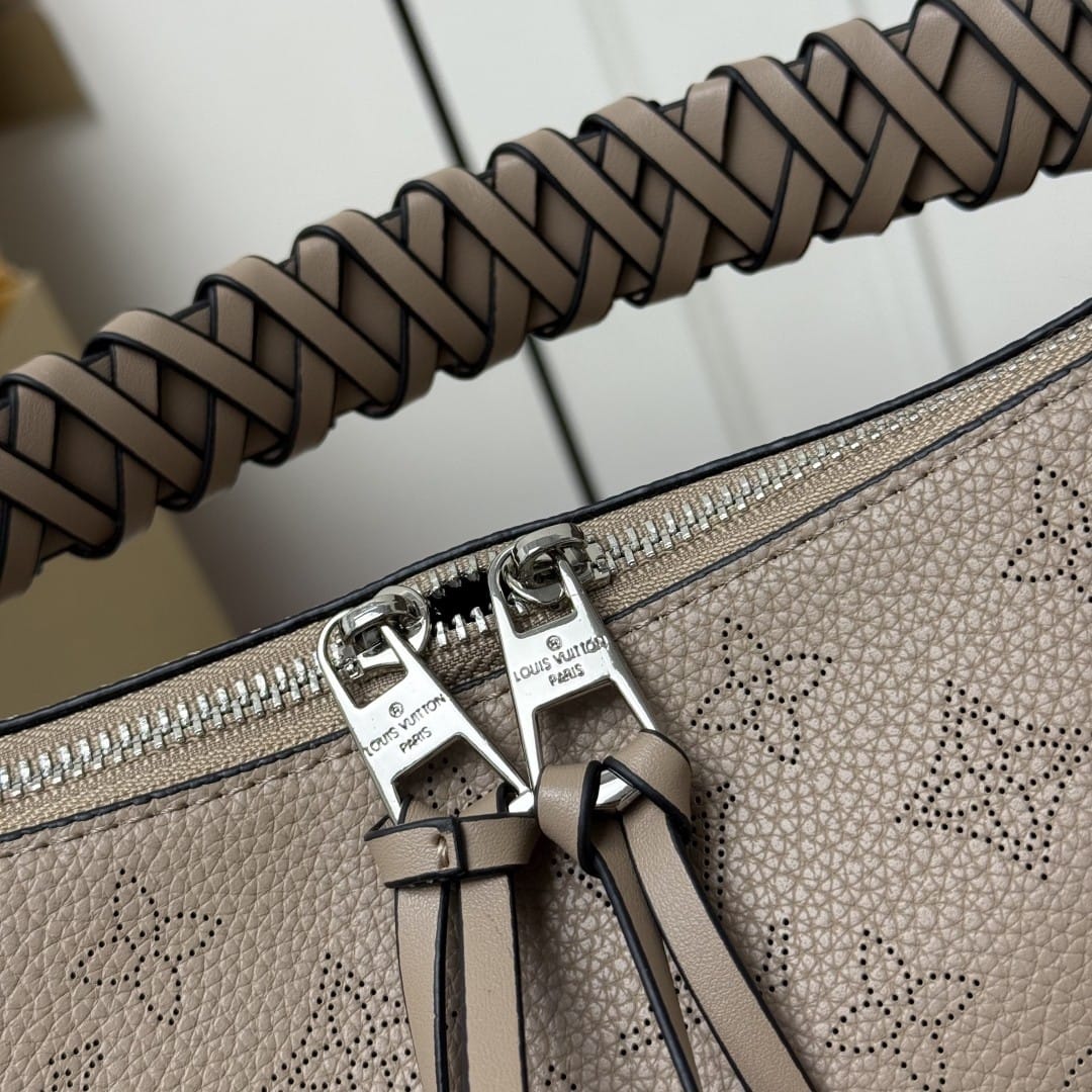 Louis Vuitton Beaubourg Hobo MM Galet Gray 32Cm M56084 - Image 7