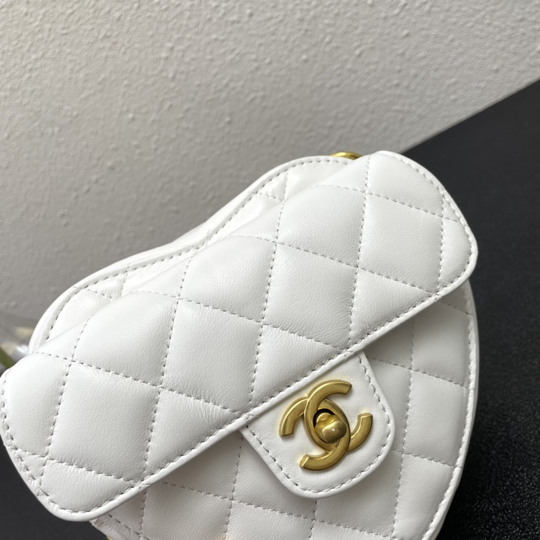 Chanel Heart Clutch With Chain White Ap2784 - Image 9