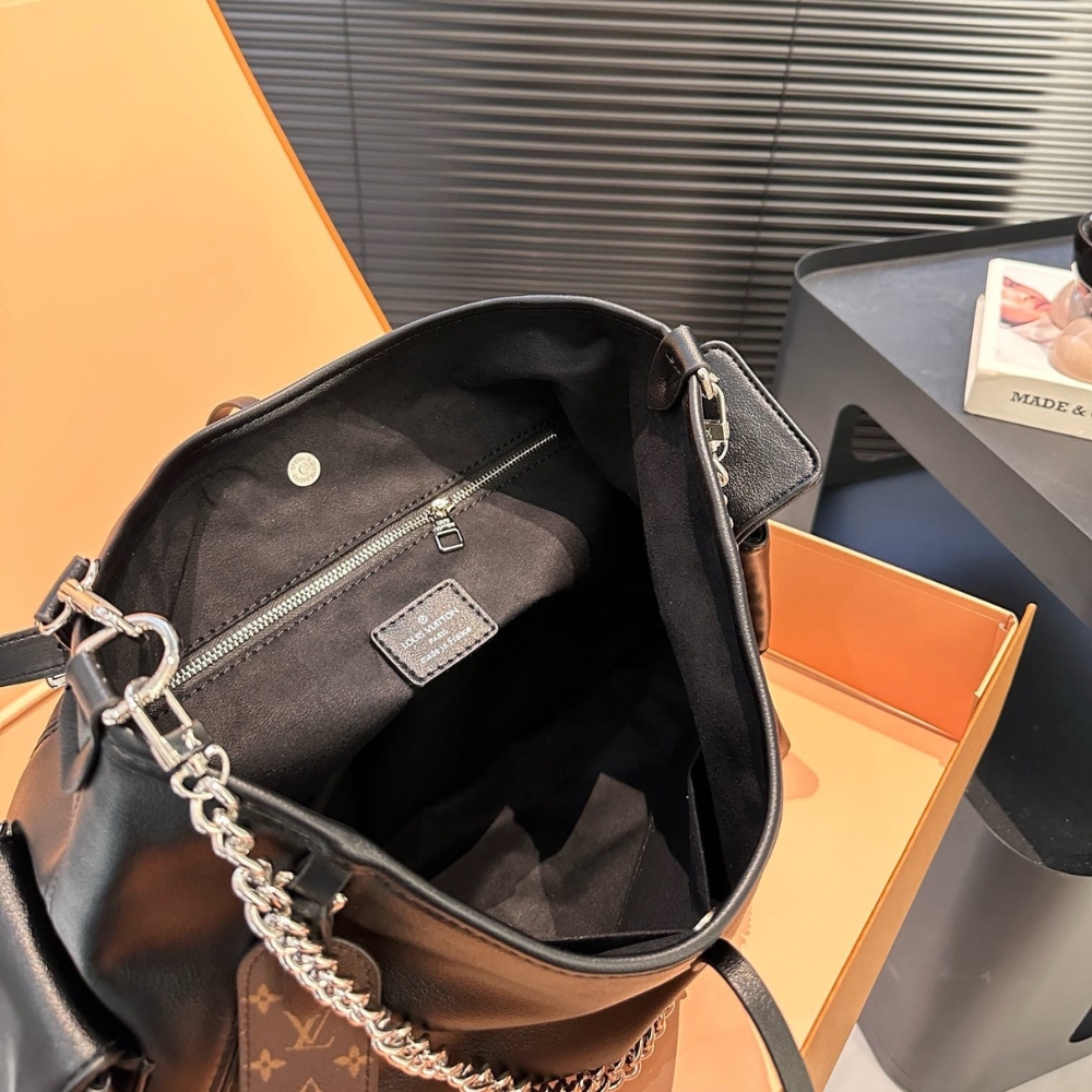 Louis Vuitton Carryall Cargo Vibe PM Bag Black 34Cm M24861 - Image 10