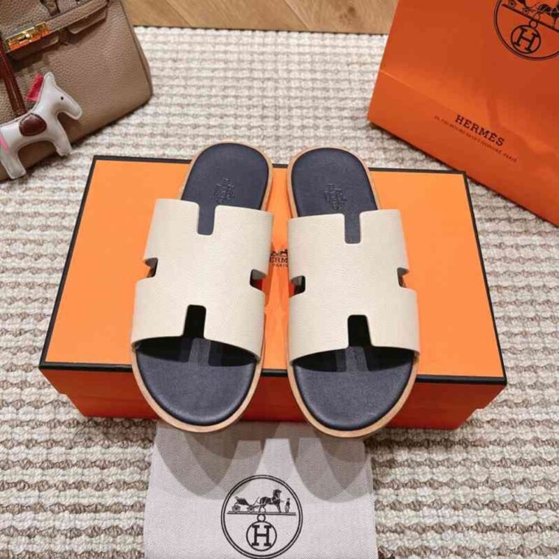 Alternative view of Hermes Izmir Sandal Blanc Gomme H221824Zhgc465