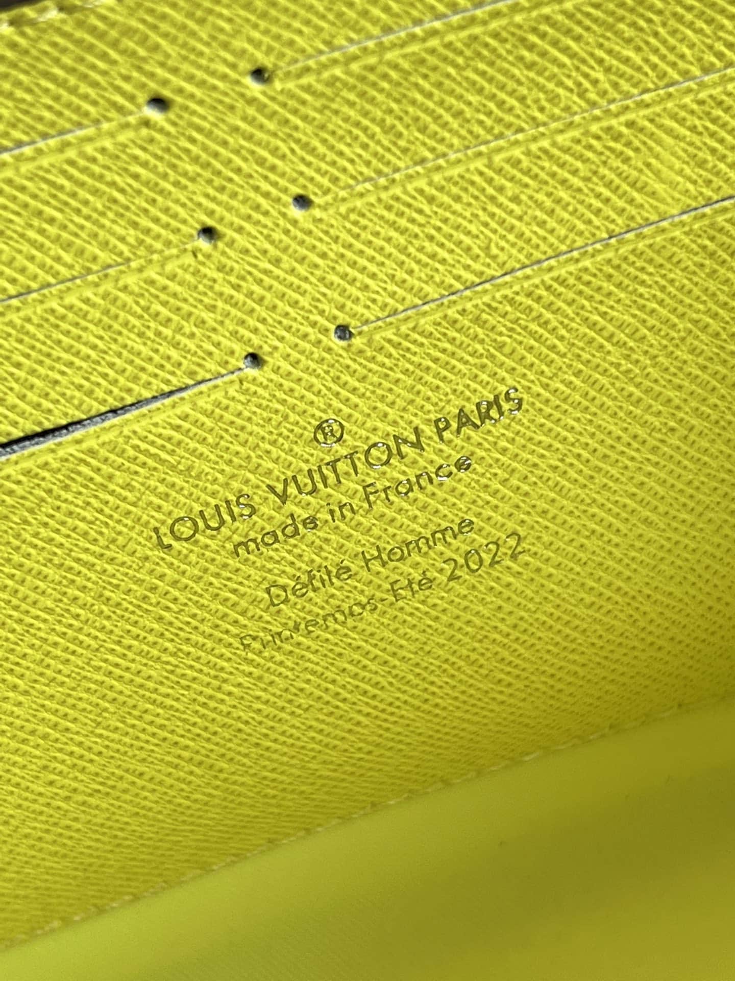 Louis Vuitton Monogram Soft Trunk Wareable Wallet M81246 - Image 3