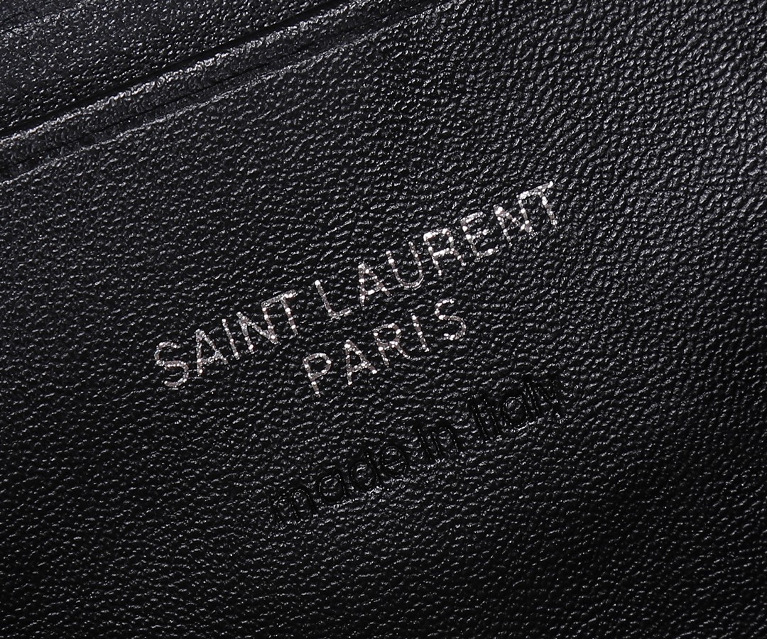 Saint Laurent Lou Camera Bag In Quilted Noir Leather Black 18Cm - Image 7