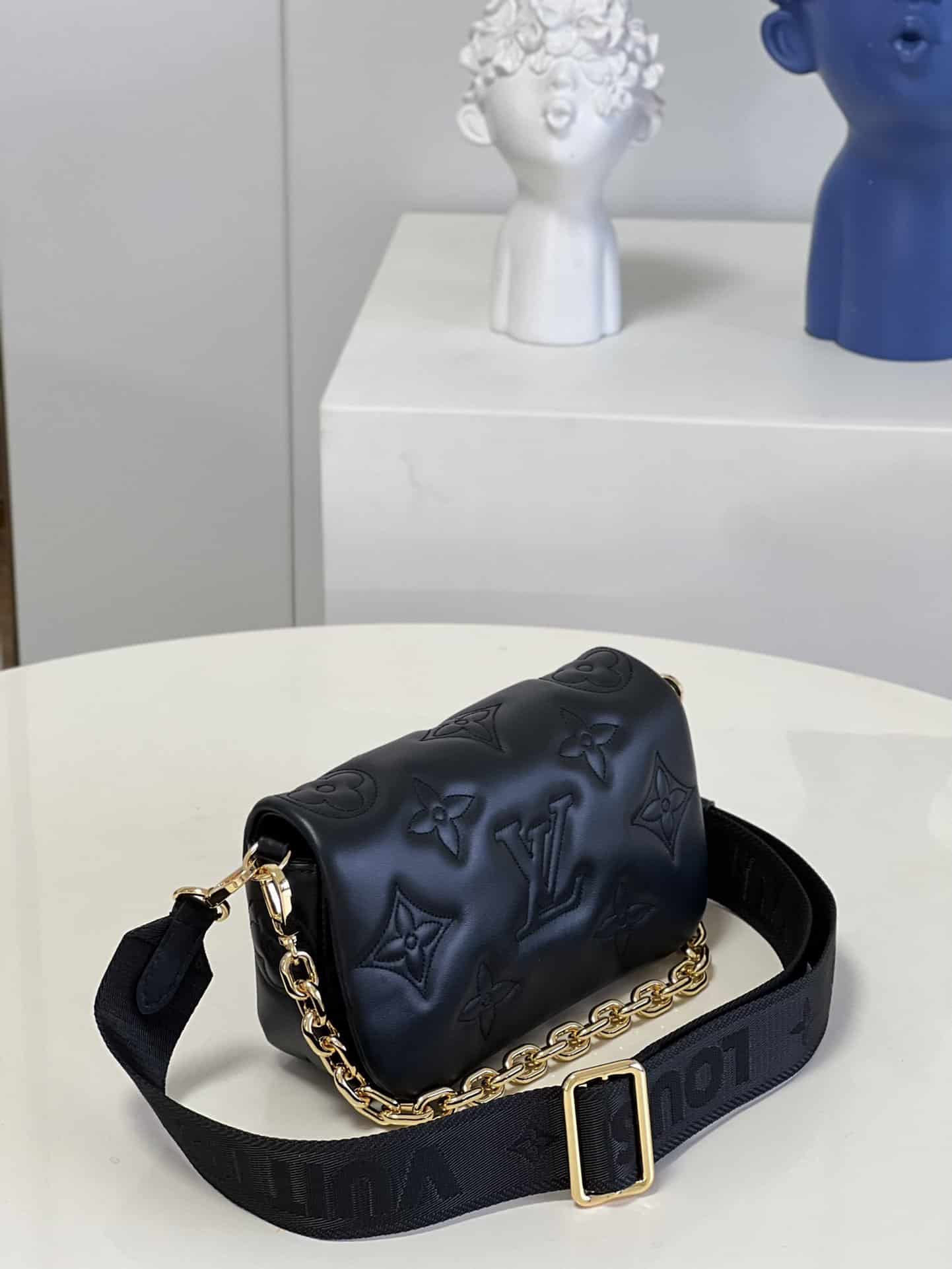 Louis Vuitton Wallet On Strap Bubblegram Black M81398 - Image 5