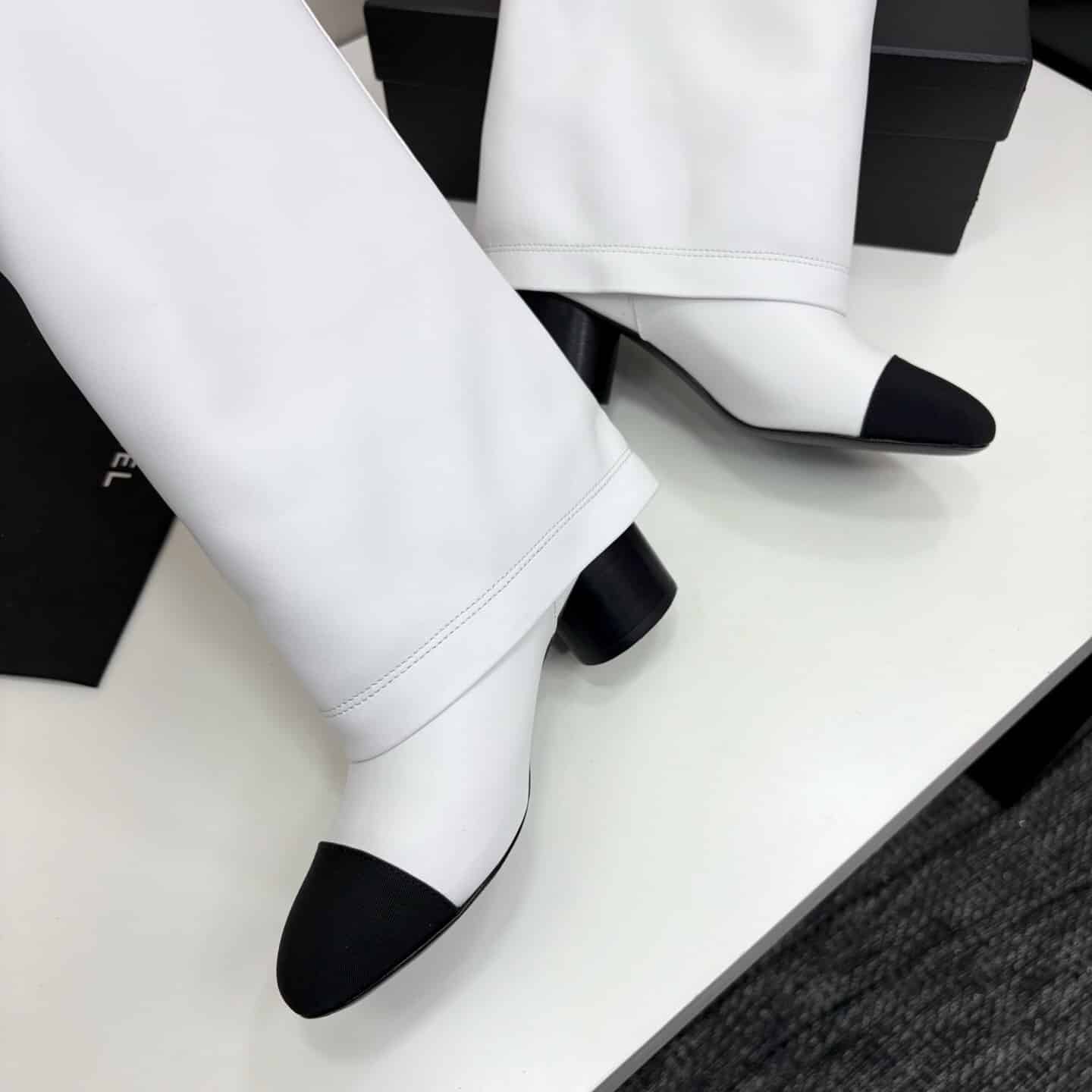 Chanel High Boots Leather And Grosgrain White - Image 5