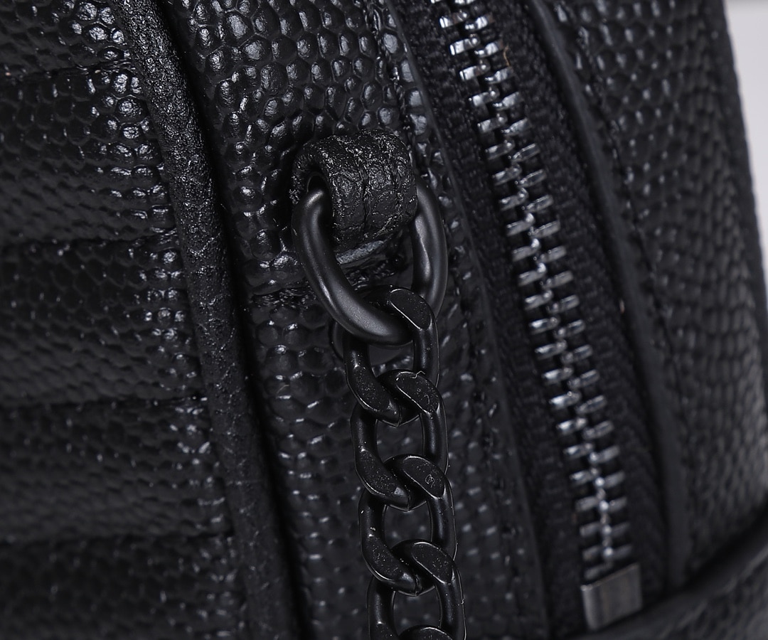 Saint Laurent Lou Camera Bag In Quilted Leather Black 18Cm - Image 4