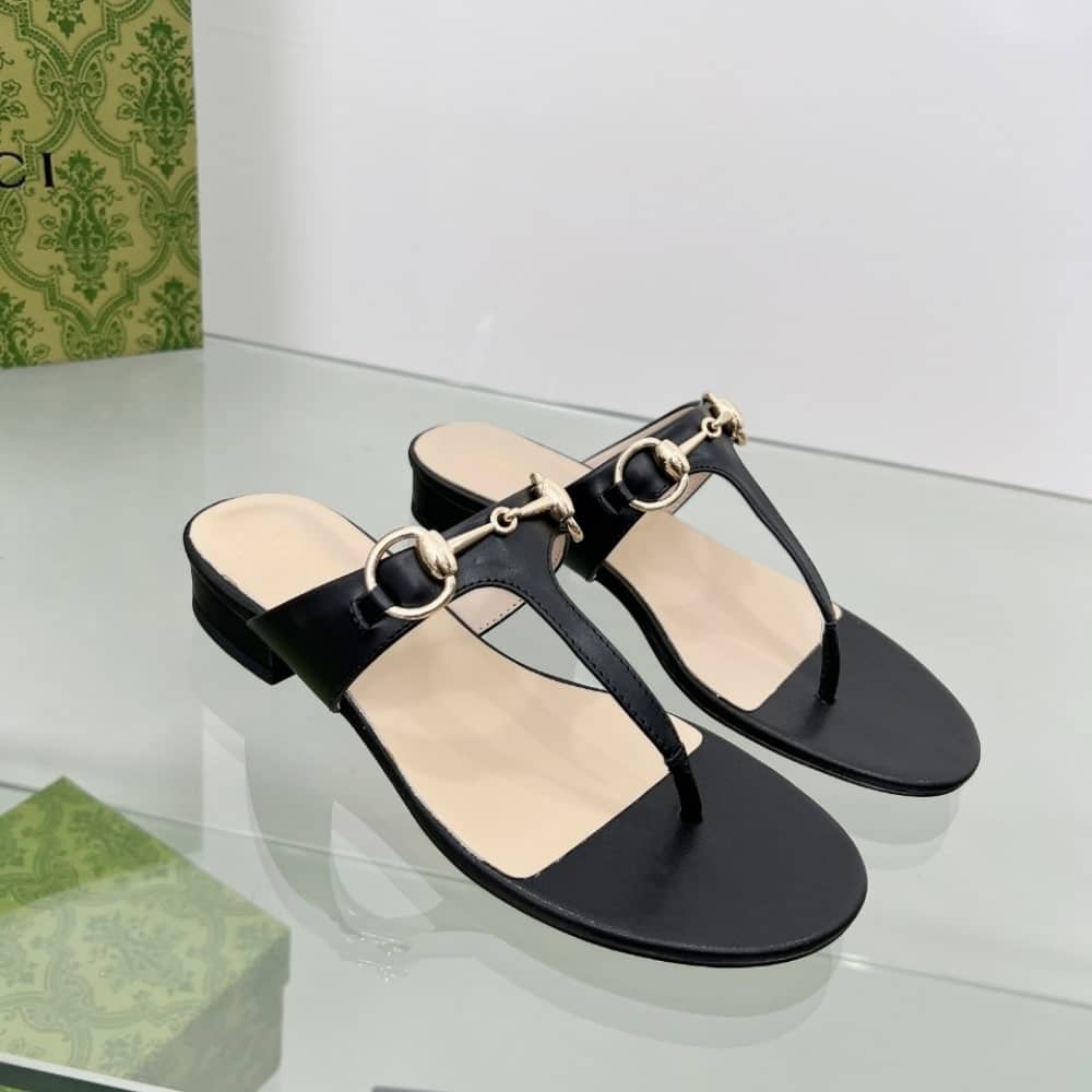 Summer Set: Gucci 73 Small Bucket Bag Black And Thong Sandal With Horsebit Black - Image 8