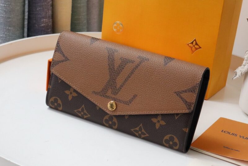 Alternative view of Louis Vuitton Sarah Wallet Monogram Canvas Brown 19Cm M80726