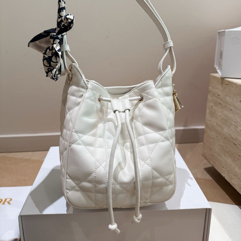 Dior Medium D Motion Bag White 23Cm M2852ONWP M021 - Image 2