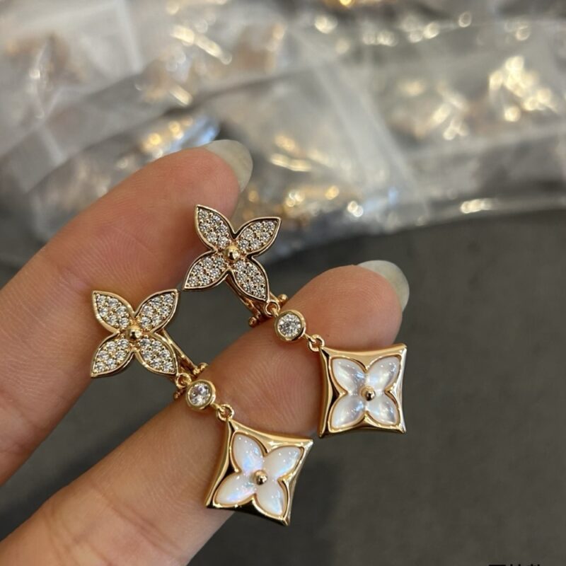 Alternative view of Louis Vuitton Color Blossom M Star Multi Motif Earrings Gold Q06489