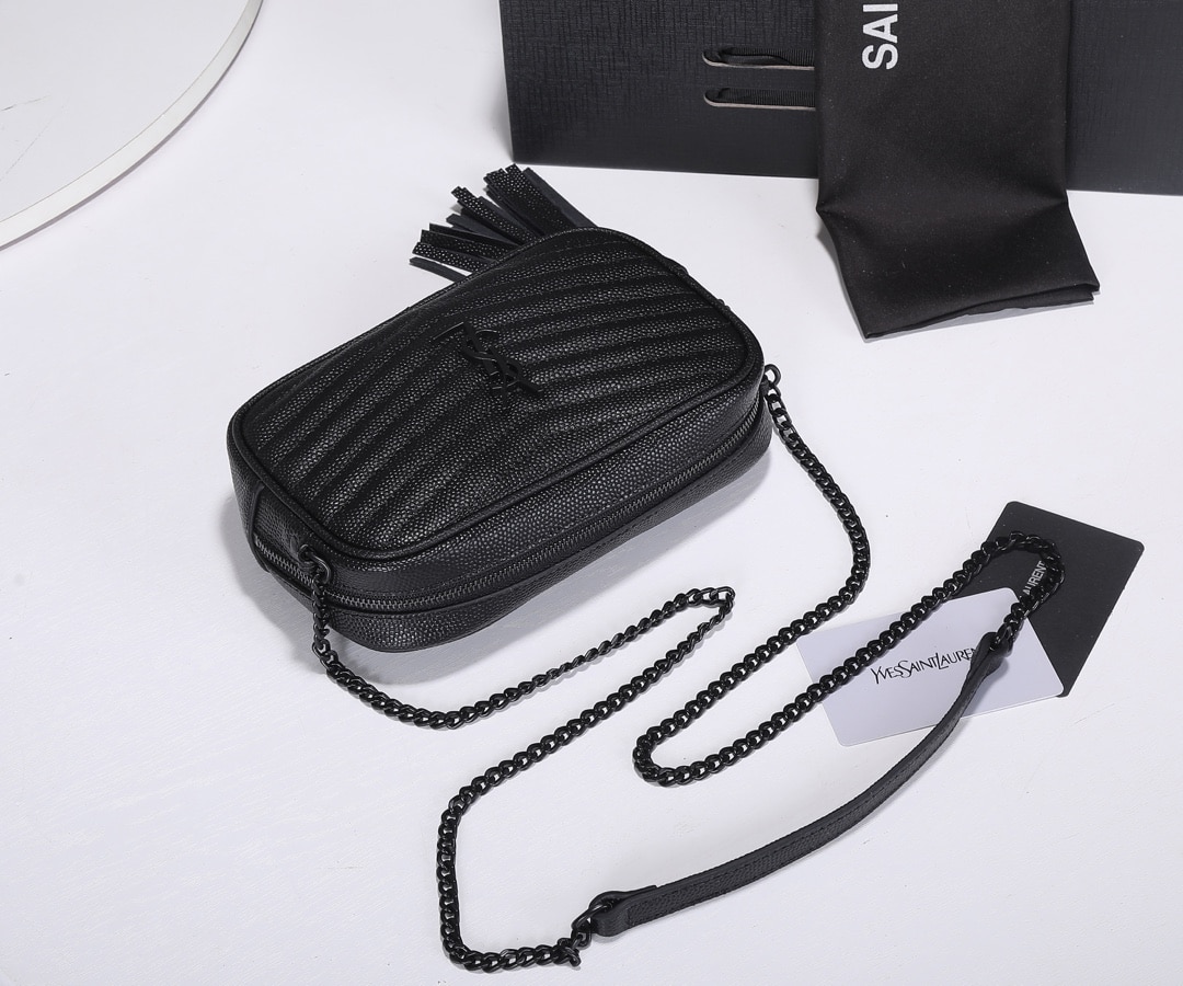Saint Laurent Lou Camera Bag In Quilted Leather Black 18Cm - Image 5
