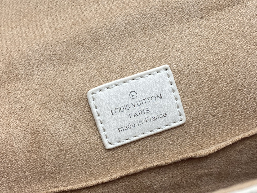 Louis Vuitton Cluny Mini Cream M58928 - Image 10