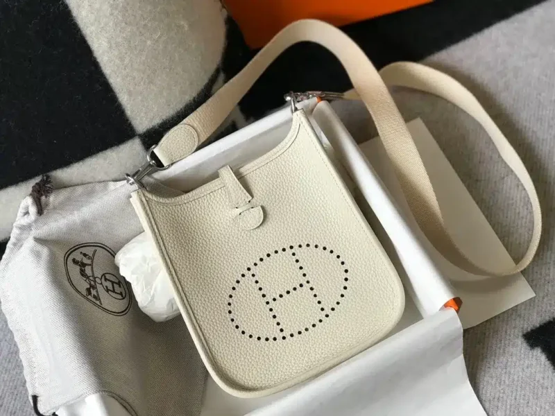 Alternative view of Hermes Evelyne 16 Amazone White Bag 16Cm H069426Ckav
