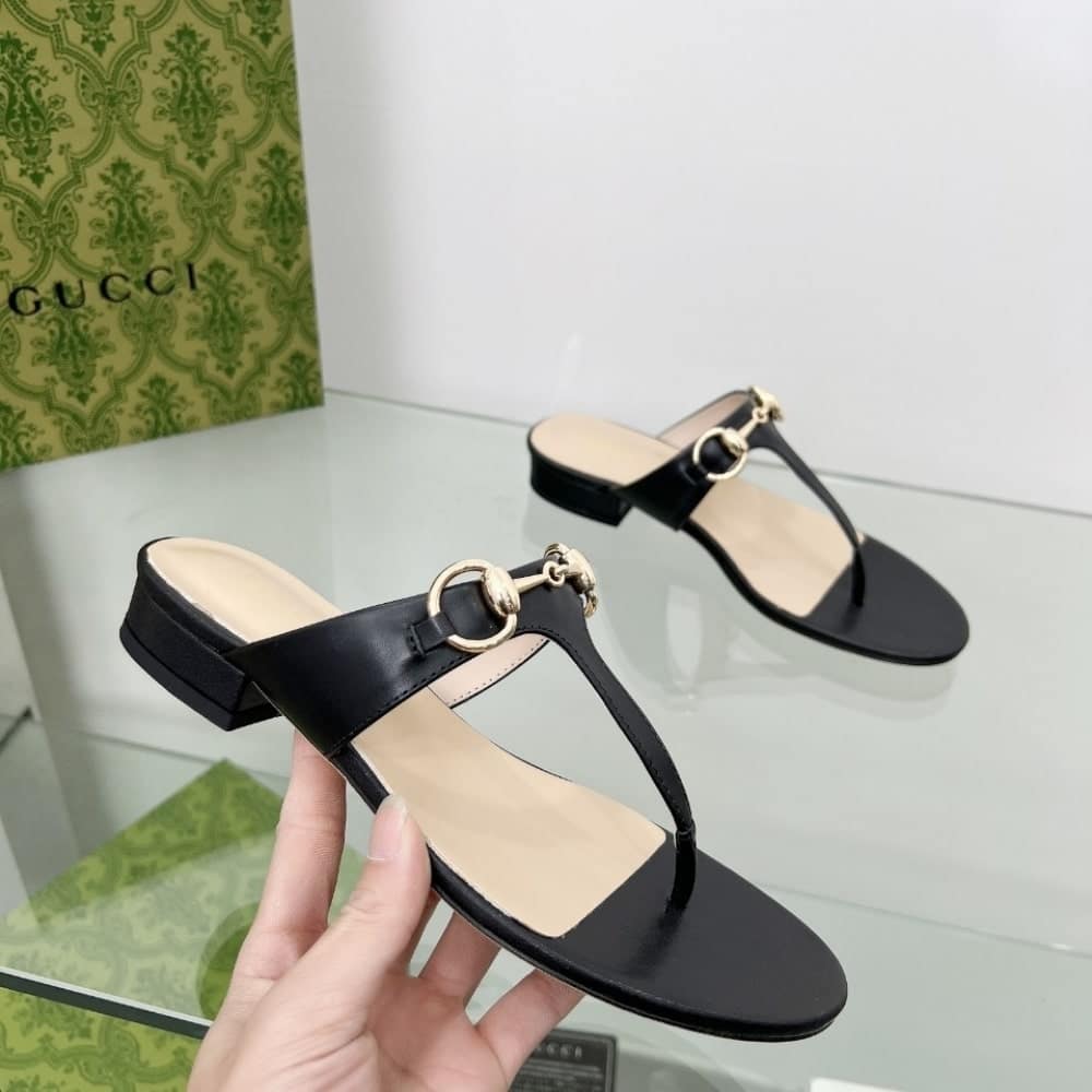 Summer Set: Gucci 73 Small Bucket Bag Black And Thong Sandal With Horsebit Black - Image 10