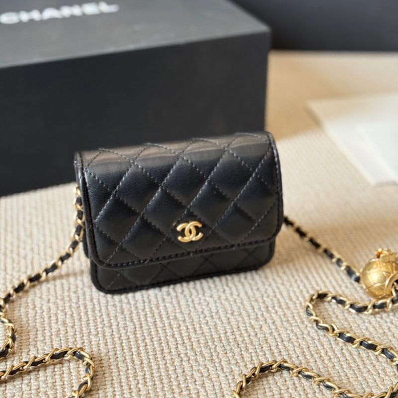 Alternative view of Chanel Clutch With Chain Pearl Crush Gold Black 15Cm Ap1628 B02916 94305