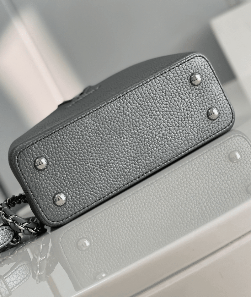 Alternative view of Louis Vuitton Capucines Mini Gray 21Cm M21102