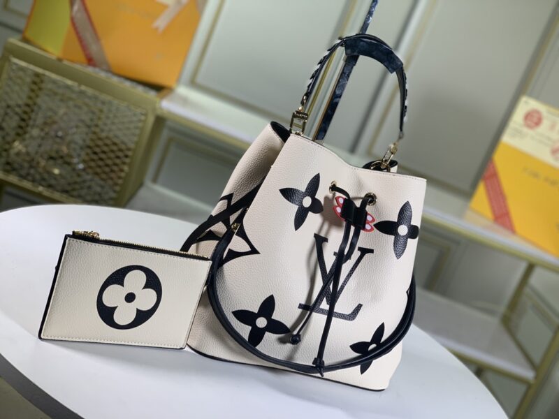 Alternative view of Louis Vuitton Néonoé Craft White M56889