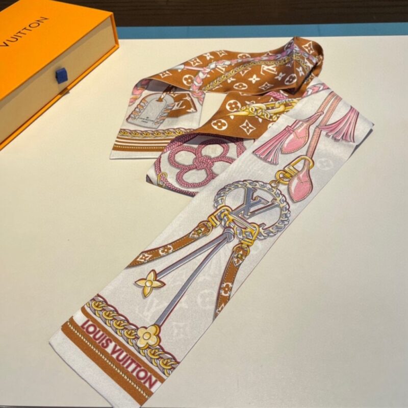 Alternative view of Louis Vuitton Mix And Straps Bandeau Beige M77698