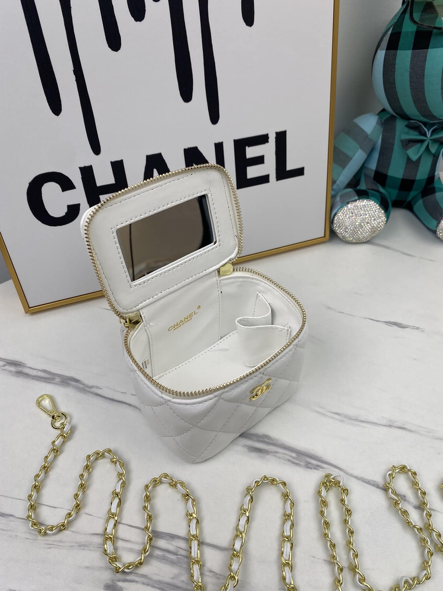 Chanel Mini Vanity With Chain Gold White 11Cm Cnv023 - Image 3