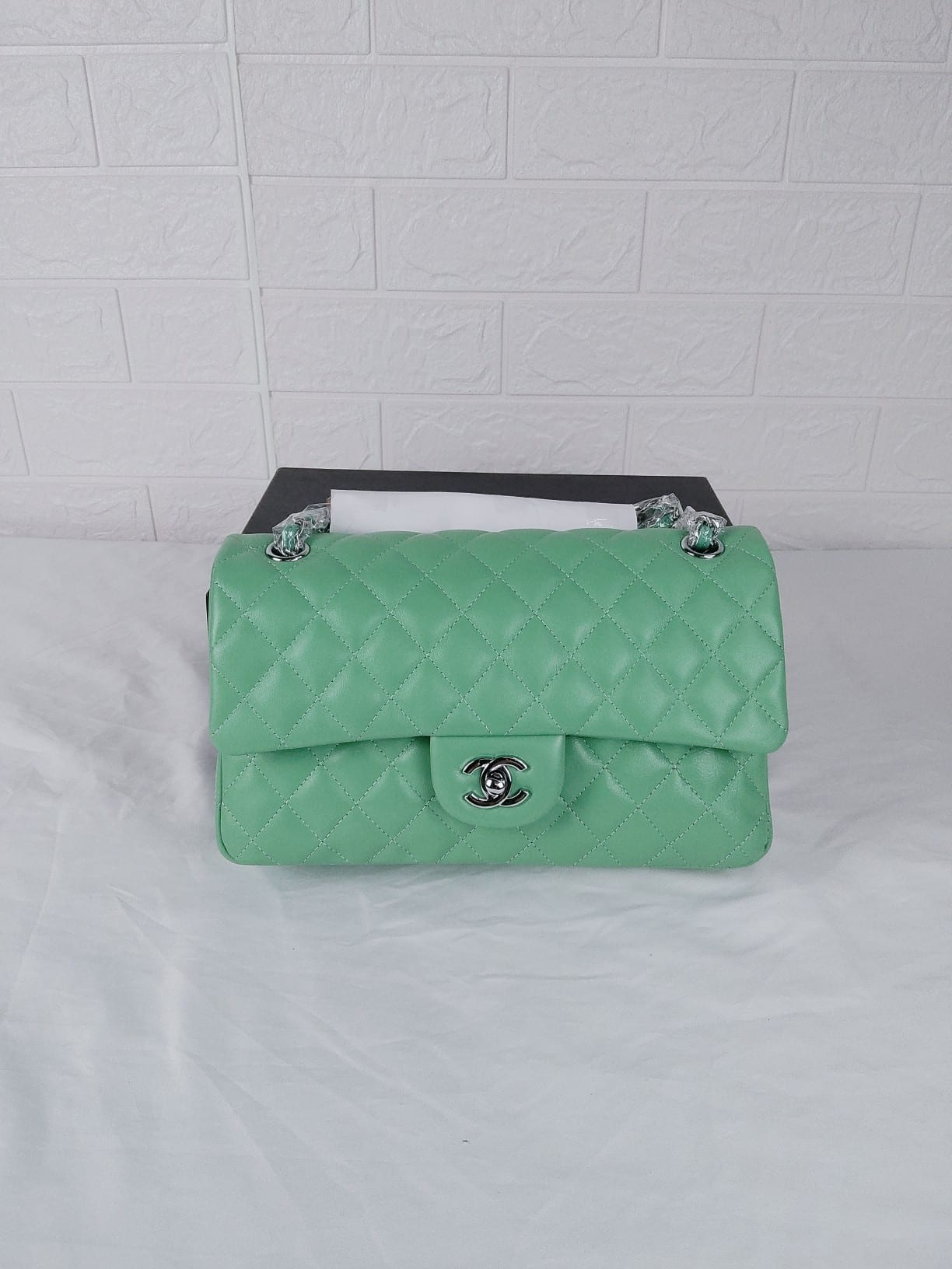 Chanel Classic Medium Flap Bag Green And Silver 25Cm - Image 10