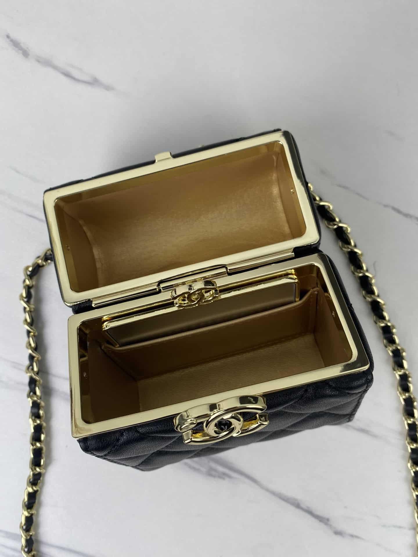 Chanel Small Box With Chain In Black 12Cm Ap2656 - Image 2