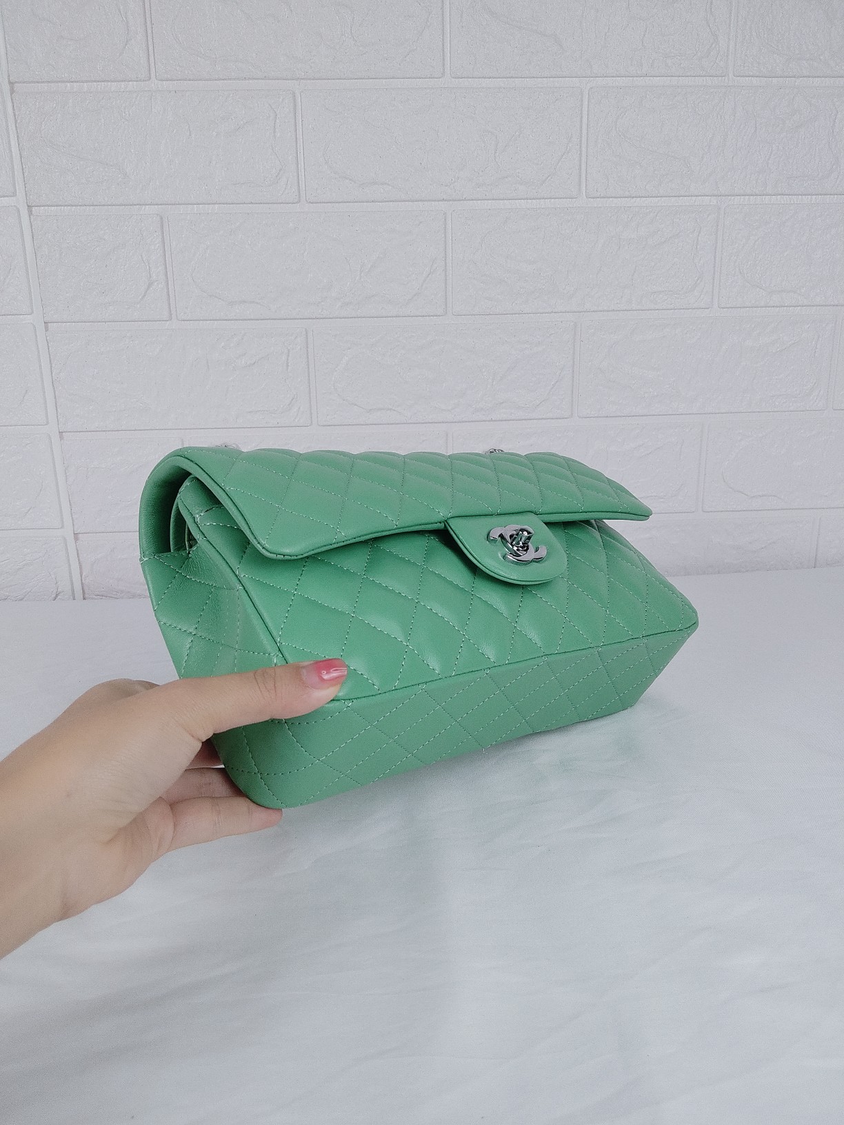 Chanel Classic Medium Flap Bag Green And Silver 25Cm - Image 6