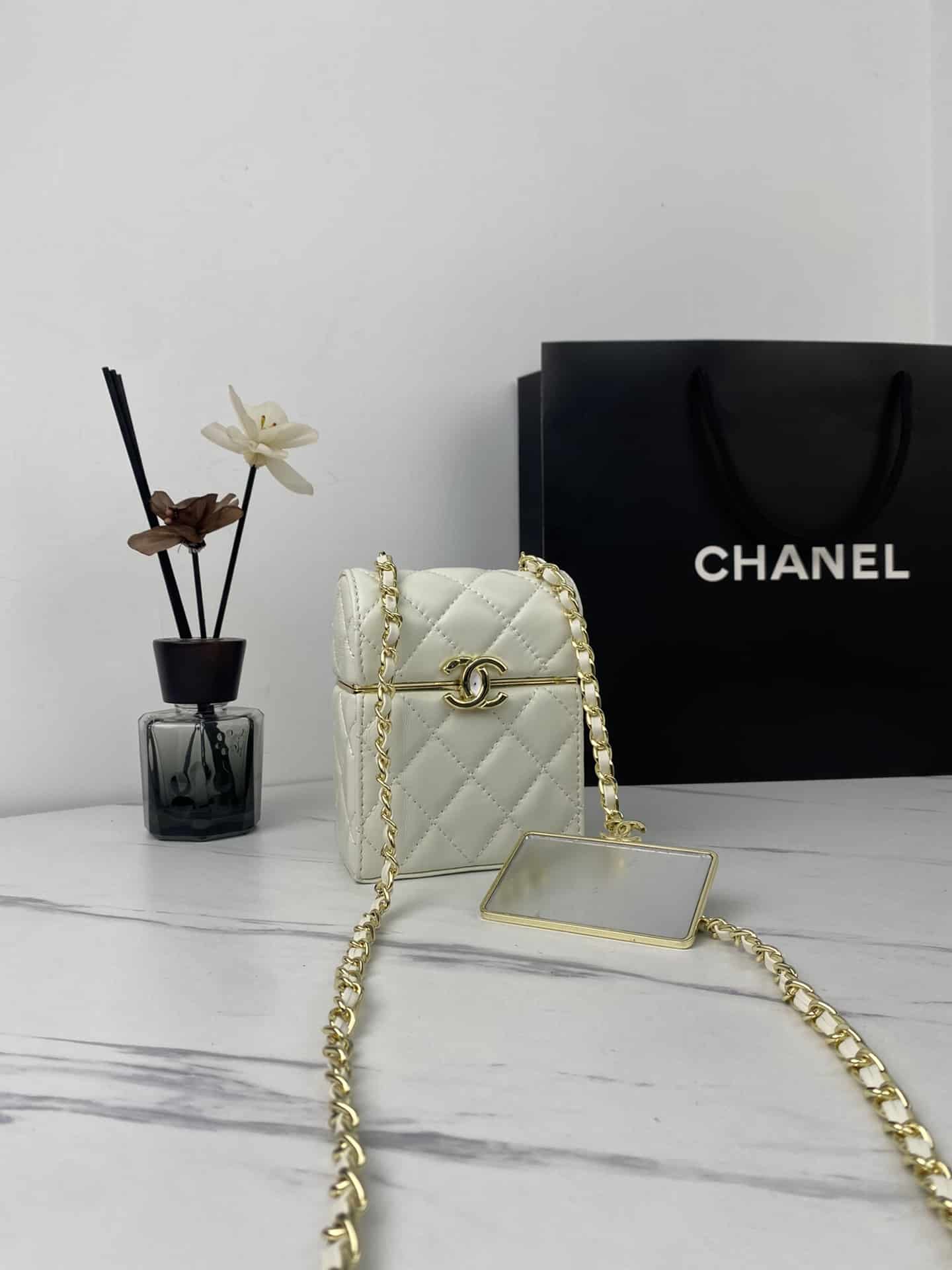 Chanel Small Box With Chain In White 12Cm Ap2656 - Image 9